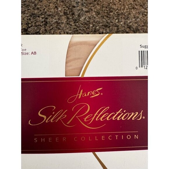 Hanes Women's Sheer Control Top Pantyhose Travel Buff Size AB Reinforced Toe - Picture 3 of 4